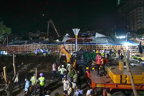 Illegal Hoarding Crashes Down On Ghatkopar Petrol Pump